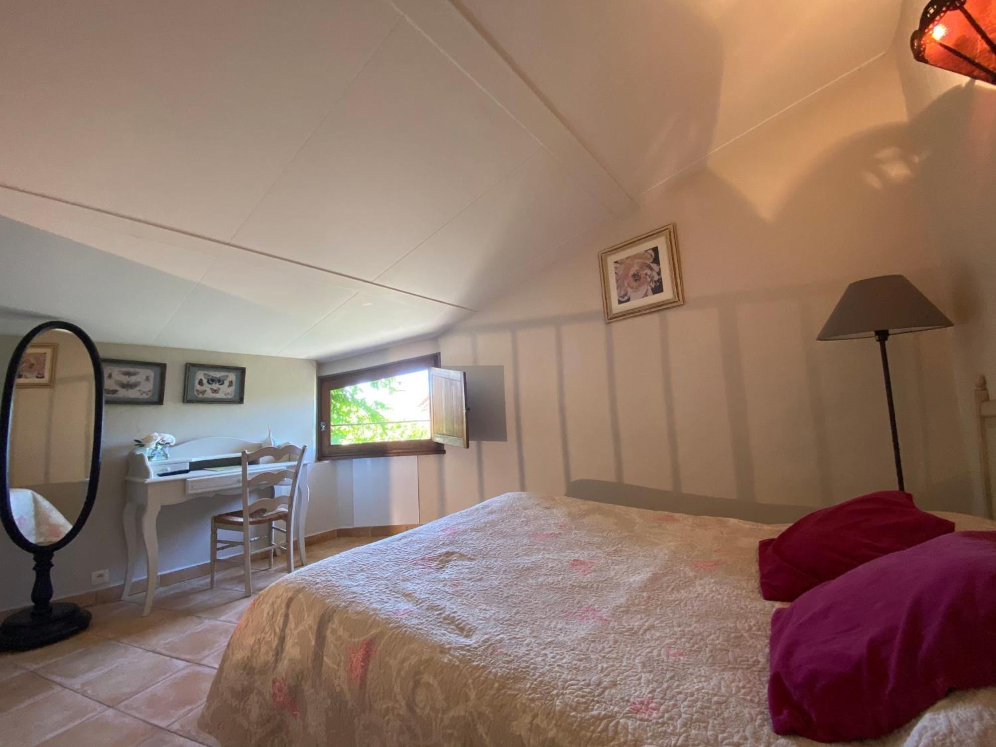 Auberge De La Tour De Brison Sanilhac (Ardeche) Quarto foto